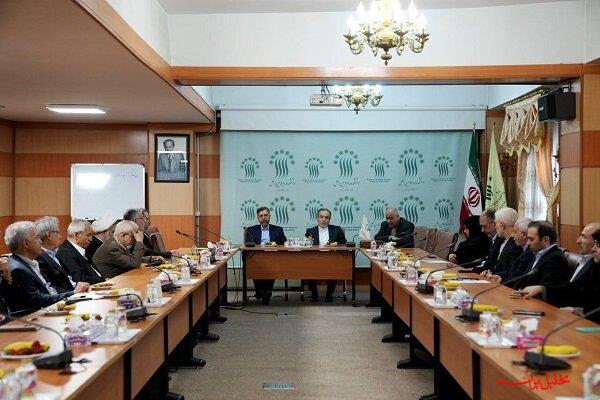  تحلیل ایران -مراسم روز معلم در دانشکده روابط بین الملل با حضور عراقچی