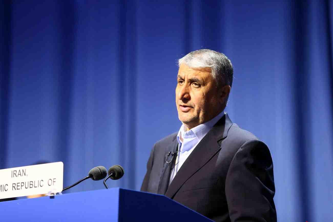  تحلیل ایران -اسنادی را برای توسعه همکاری‌های هسته‌ای با روسیه امضا می‌کند
