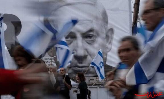 دشمن همیشه اسلحه به دست نیست