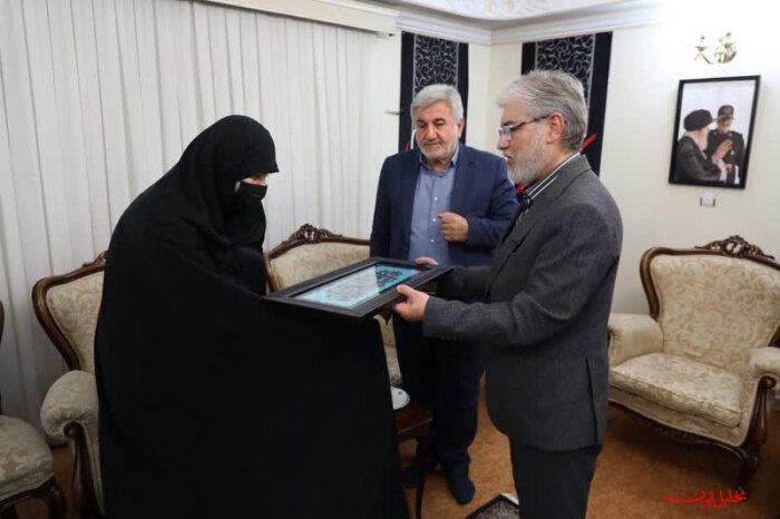  تحلیل ایران -وزیر علوم با خانواده سردار شهید سلامی دیدار کرد